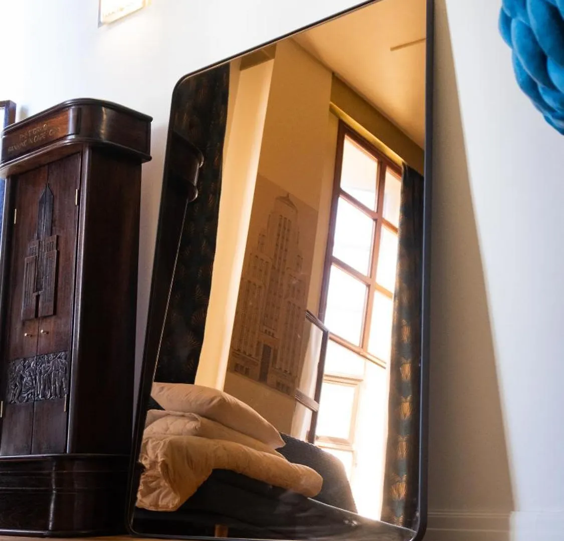 A Splendid Art Deco Piano Studio No Loadshedding Cape Town Apartment